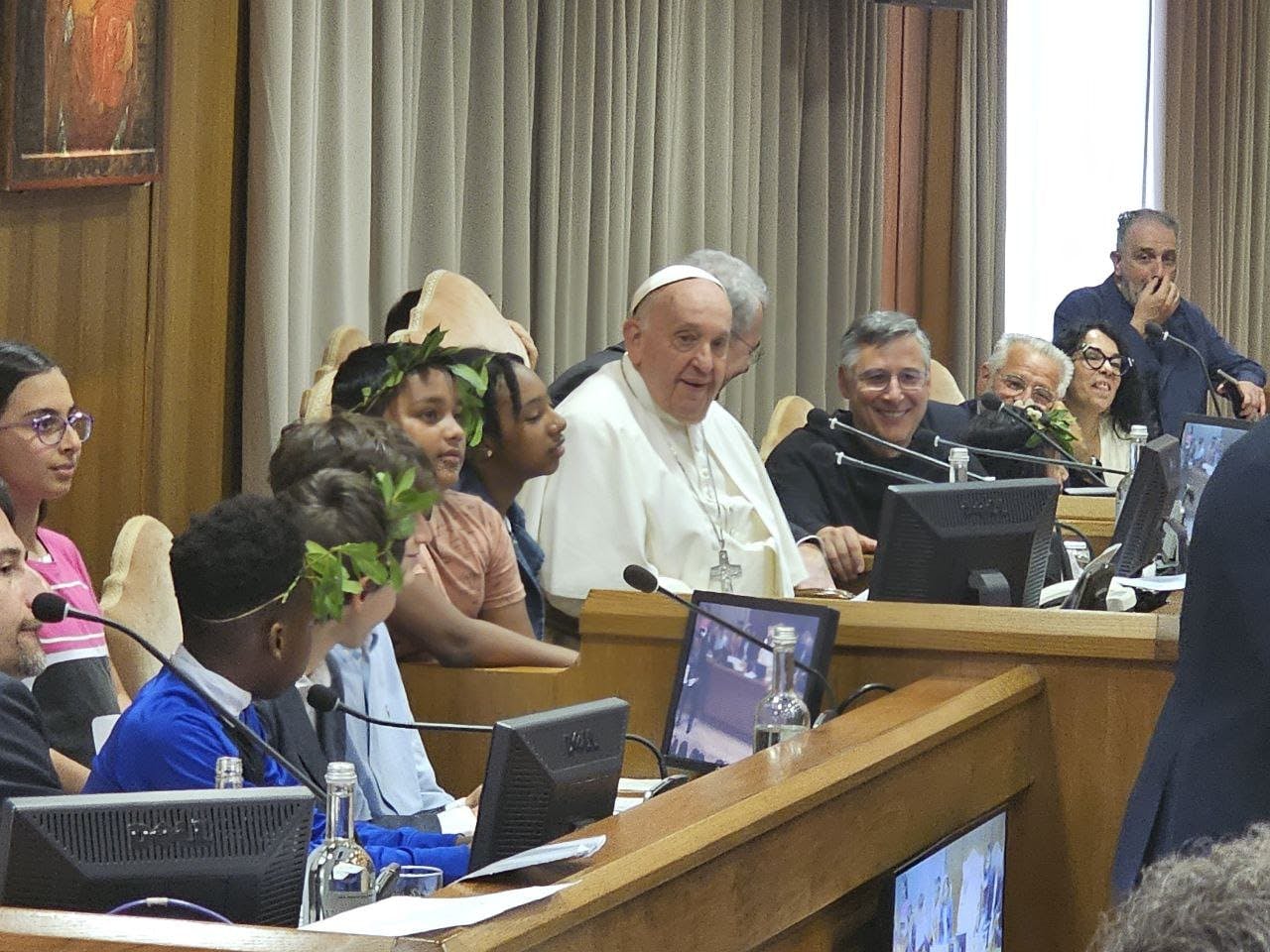 Meeting in the Vatican in preparation for the World Children’s Day with Pope Francis: can happiness be bought?