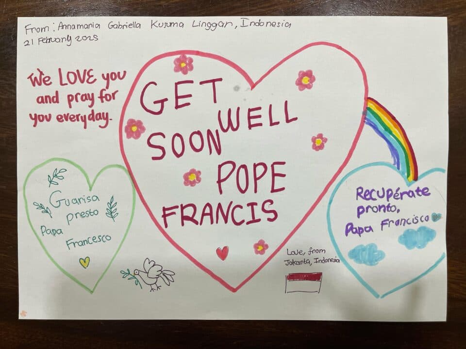 Domingo 16 de marzo de 2025, con los niños del Comité Pontificio para la Jornada Mundial de los Niños en oración en el Policlinico Gemelli